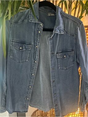 H&M Light Blue Denim Button-Down Shirt